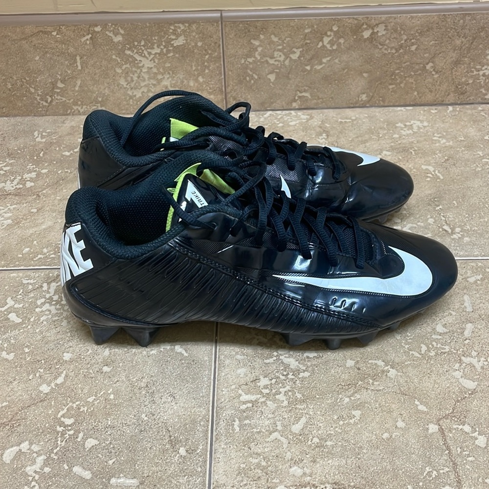Nike Strike Vapor (Low) size 9 football cleats. Good condition.